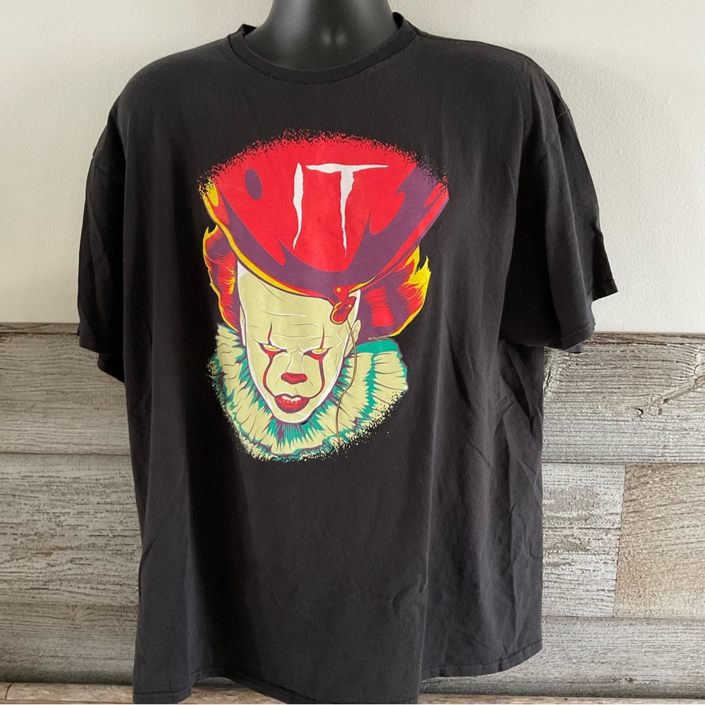 IT clown movie graphic men’s shirt size XXL (J1)
